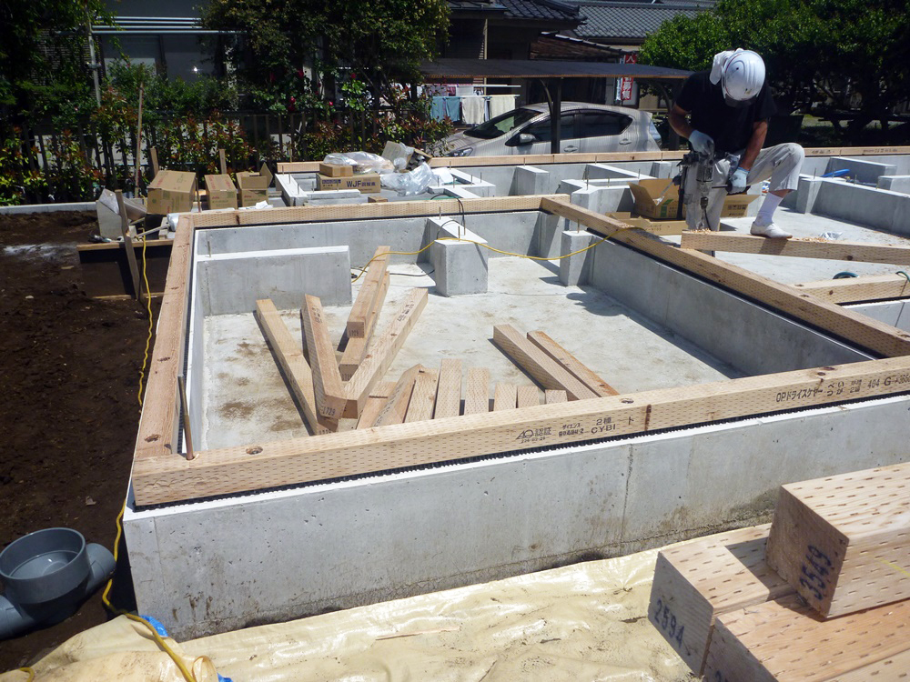 青梅市F様邸-土台敷-