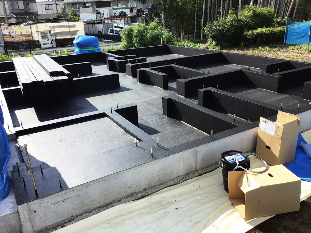 相模原市A様邸-基礎炭-