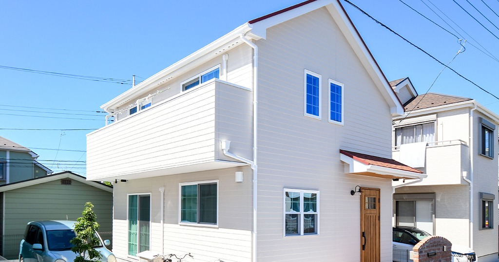 完成見学会/赤い屋根×白系外壁のかわいいお家