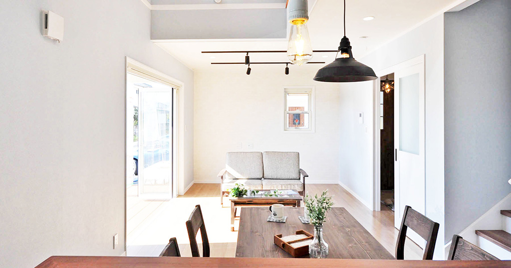 完成見学会/丘の上に建つグリーン屋根のかわいいおうち